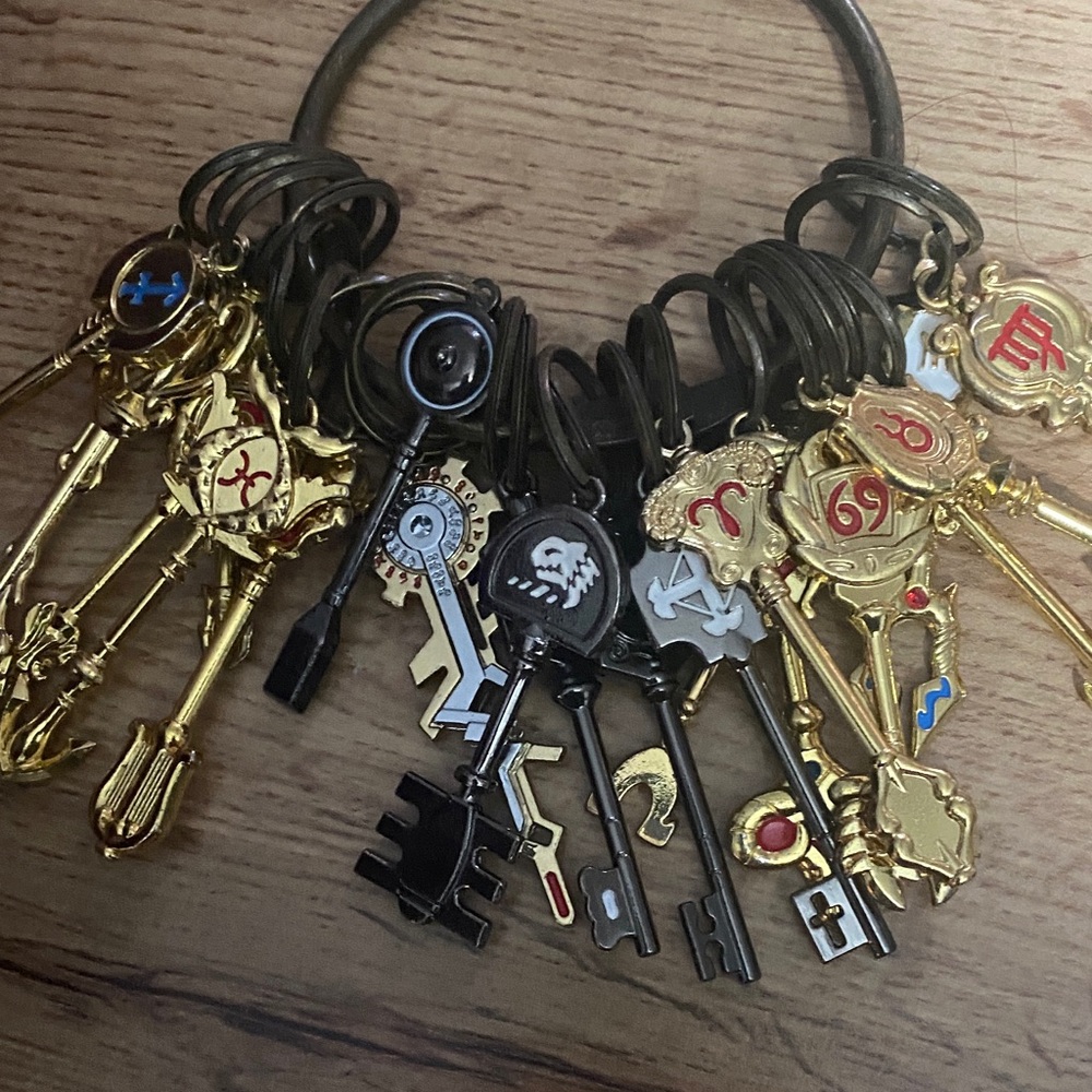 Kingdom Hearts Keyblade Keychain Set